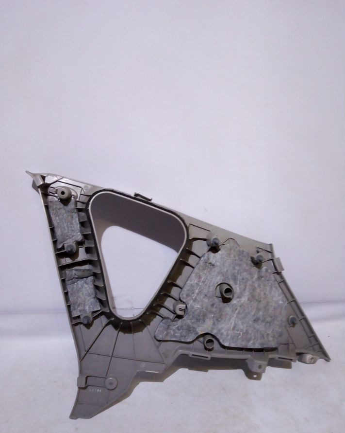 Обивка стойки задняя левая верхняя Kia Ceed 1 oem 858511h000 (скл-3) Обивка стойки задняя левая верхняя Kia Ceed 1 oem 858511h000 (скл-3)