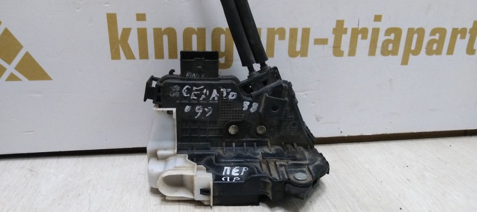 Замок двери передний правый Kia Cerato 2 09-13 oem 813201M050