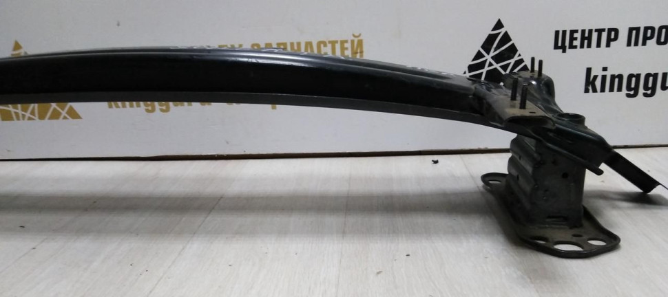 Усилитель переднего бампера Kia Sorento 2 рестайлинг 2012-2020 oem 865302P600