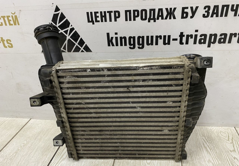 Интеркулер правый Volkswagen Touareg 2 2018 oem 7P0145804B Интеркулер правый Volkswagen Touareg 2 2018 oem 7P0145804B