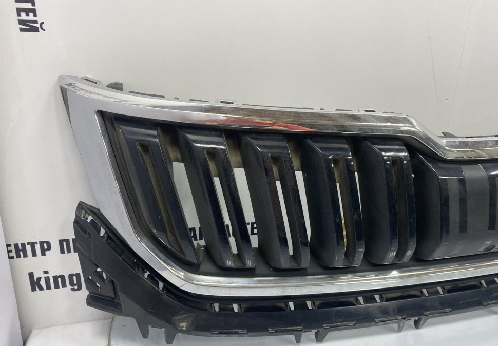 Решетка радиатора Skoda Kodiaq OEM 565853653A