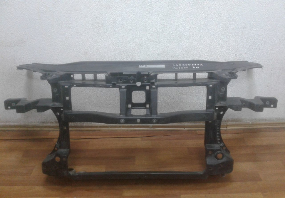 Панель передняя Volkswagen Passat B6 (05-11) oem 3c0805594 (трещина)
