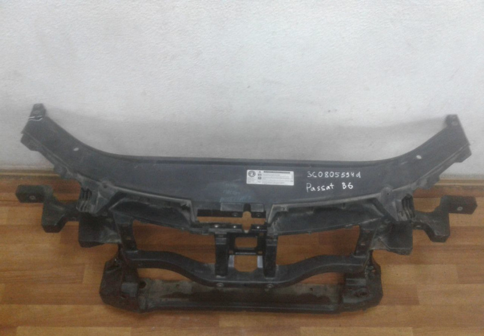 Панель передняя Volkswagen Passat B6 (05-11) oem 3c0805594 (трещина)