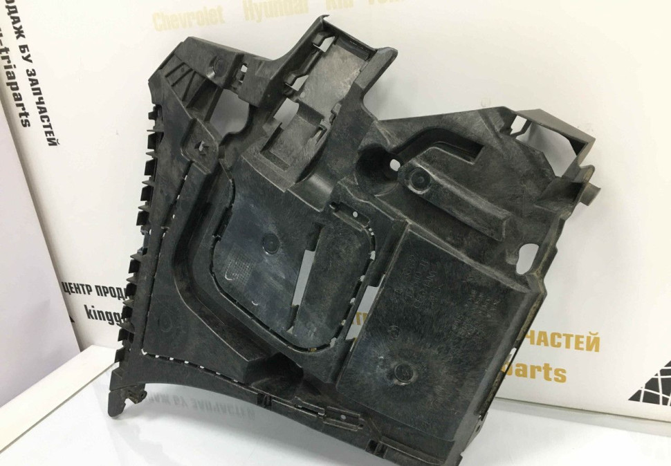 Кронштейн заднего бампера левый BMW 6 G32 OEM 51127387327 Кронштейн заднего бампера левый BMW 6 G32 OEM 51127387327