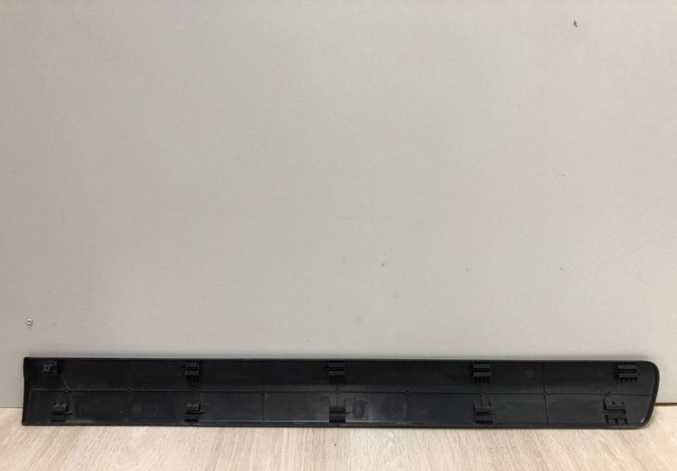 Молдинг двери передний левый Lada Largus oem 8450000409  (скл-3)