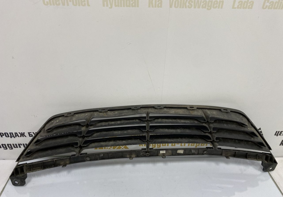 Решетка переднего бампера нижняя Hyundai IX35 2010 OEM 865612Y000 Решетка переднего бампера нижняя Hyundai IX35 2010 OEM 865612Y000