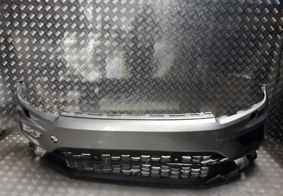 Бампер передний Volkswagen Tiguan 2 oem 5nr807221