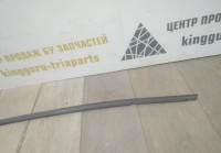 Уплотнитель стекла двери передний левый бу Skoda Octavia A7 OEM 5E0837477
