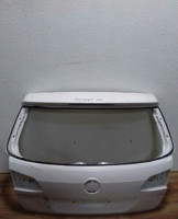 Крышка багажника Volkswagen Passat B7 универсал требует небольшой ремонт