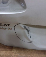 Крышка багажника Volkswagen Passat B7 универсал требует небольшой ремонт