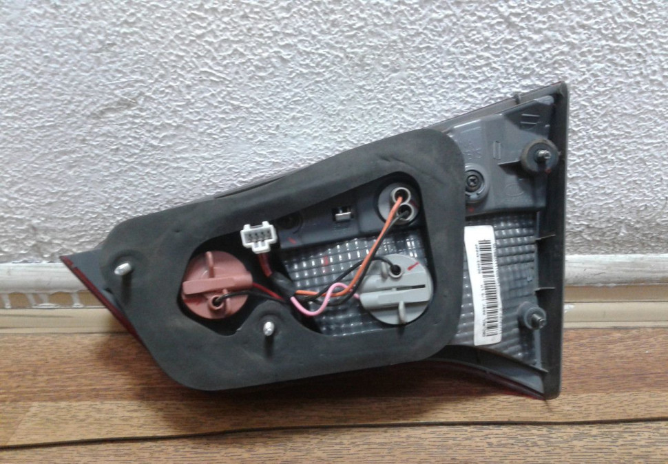 Фонарь левый внутренний Kia Rio 4 (11-15) до рест (трещина) oem 924034x000 Фонарь левый внутренний Kia Rio 4 (11-15) до рест (трещина) oem 924034x000