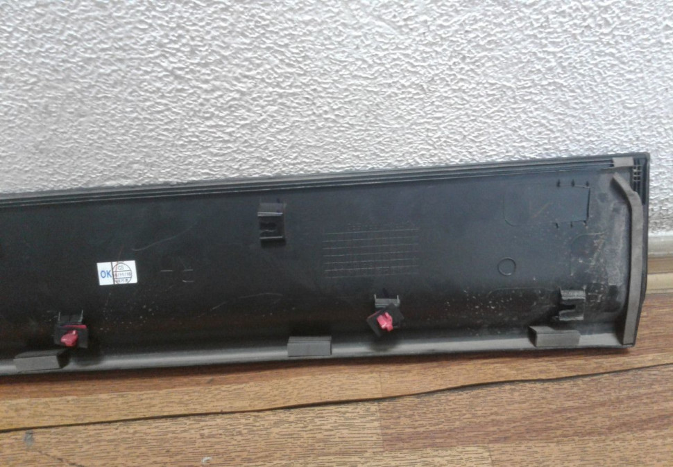 Молдинг двери передний правый Hyundai Creta oem 87724m0000