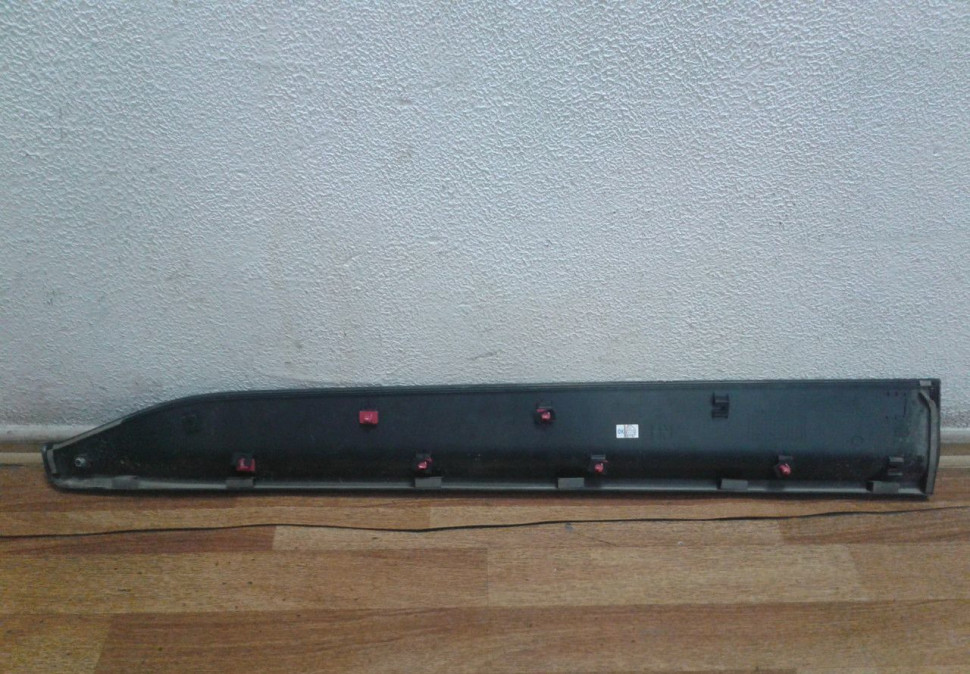 Молдинг двери передний правый Hyundai Creta oem 87724m0000