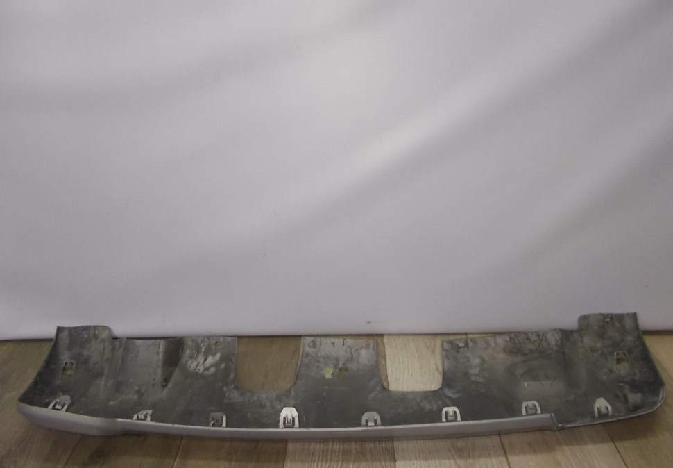 Накладка заднего бампера бу Renault Duster рестайлинг OEM 850706023R