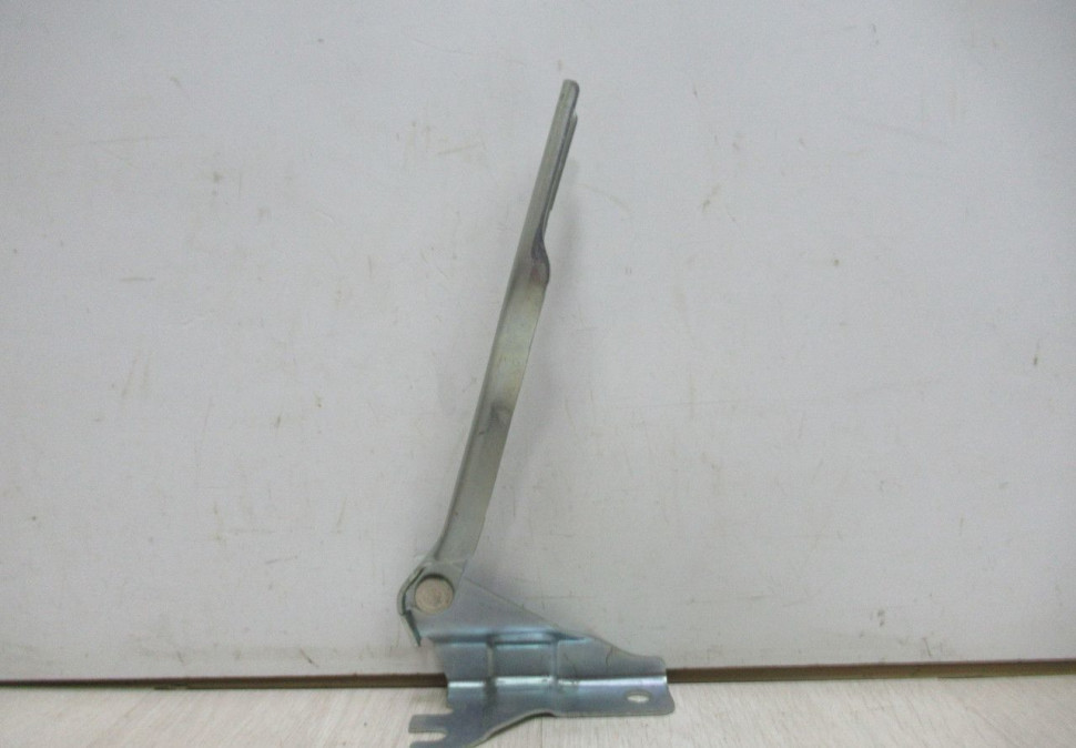 Петля капота левая Volkswagen Polo oem 6r0823301b