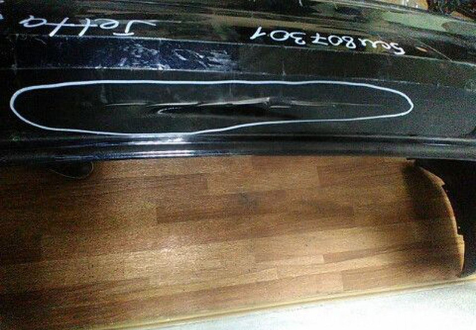 Бампер задний Volkswagen Jetta 6 с трещиной oem 5cu807301