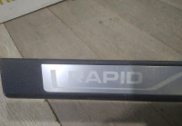 Накладка порога правая внутренняя бу Skoda Rapid OEM 5JA071303C