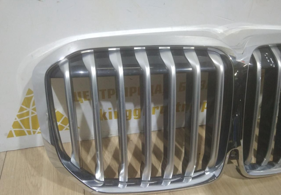 Решетка радиатора бу BMW X7 G07 OEM 51137454895 Решетка радиатора бу BMW X7 G07 OEM 51137454895