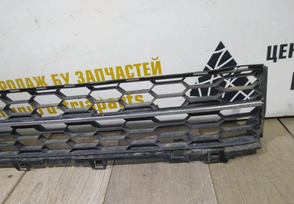 Решетка переднего бампера бу Skoda Superb 3 OEM 3V0853677 Решетка переднего бампера бу Skoda Superb 3 OEM 3V0853677