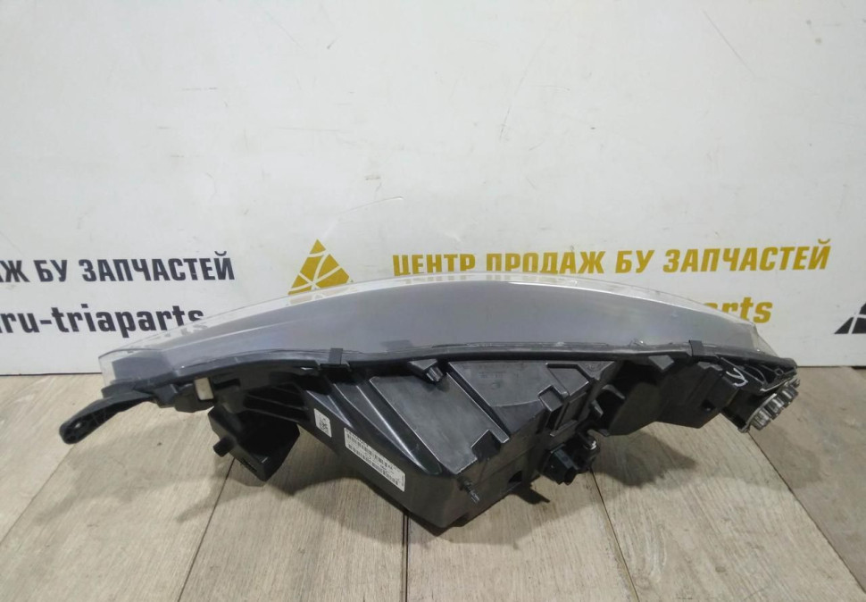 Фара ЛЭД LED правая бу Renault Arkana OEM 260105307R Фара ЛЭД LED правая бу Renault Arkana OEM 260105307R