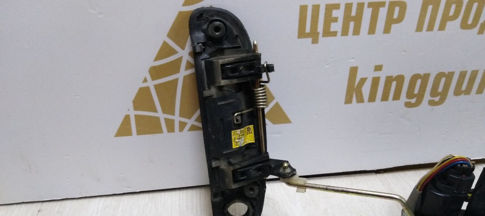 Замок передней правой двери Hyundai Getz 02-10 oem 813201C001 Замок передней правой двери Hyundai Getz 02-10 oem 813201C001