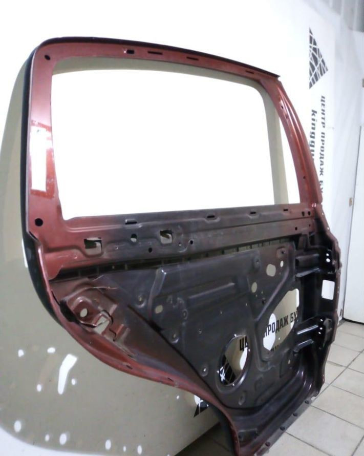Дверь задняя правая Volkswagen Golf 5 2003 oem 1K6833302AA (скл-3) Дверь задняя правая Volkswagen Golf 5 2003 oem 1K6833302AA (скл-3)