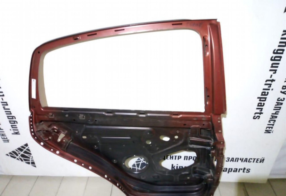 Дверь задняя правая Volkswagen Golf 5 2003 oem 1K6833302AA (скл-3) Дверь задняя правая Volkswagen Golf 5 2003 oem 1K6833302AA (скл-3)
