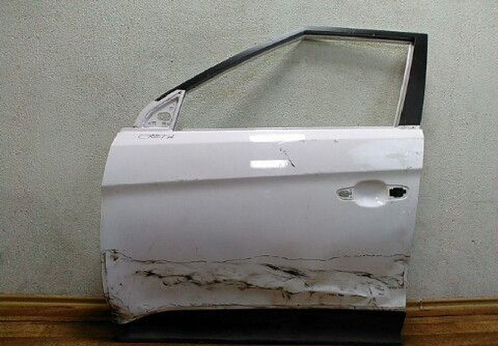 Дверь передняя левая Hyundai Creta с молдингом вмятины