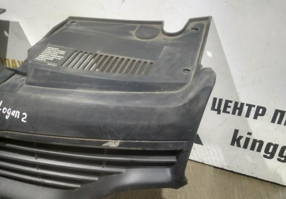 Решетка радиатора бу Renault Logan 2 OEM 623107605R Решетка радиатора бу Renault Logan 2 OEM 623107605R