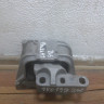 Подушка ДВС правая Volkswagen Golf 5/ Passat B6 oem 1k0199262 (мал.вмятина)