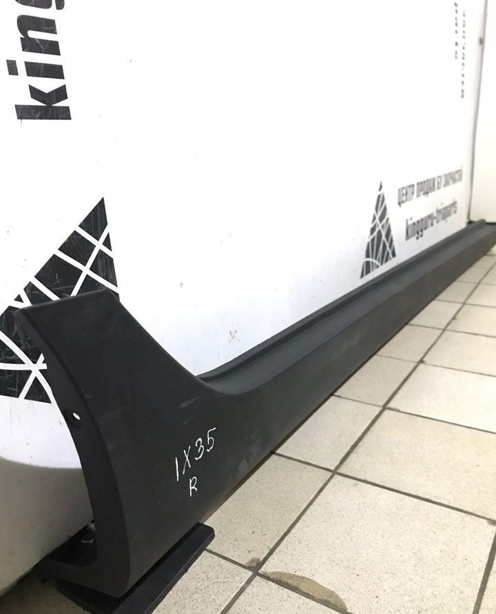 Накладка порога правая Hyundai IX35 2010 oem 877542S000 (скл-3) Накладка порога правая Hyundai IX35 2010 oem 877542S000 (скл-3)