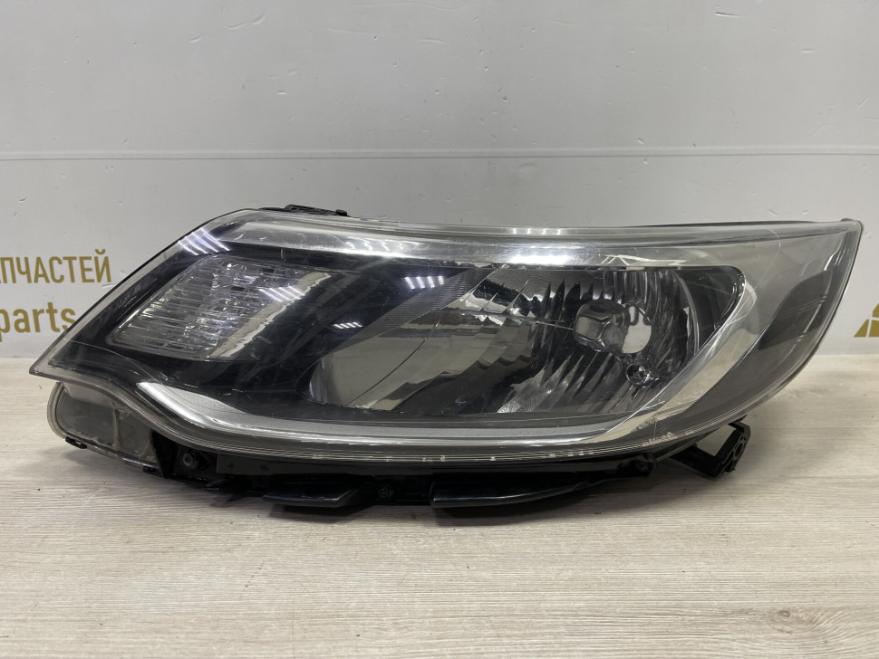 Фара левая Kia Rio 3 рестайлинг 2015 OEM 921014X500 Фара левая Kia Rio 3 рестайлинг 2015 OEM 921014X500