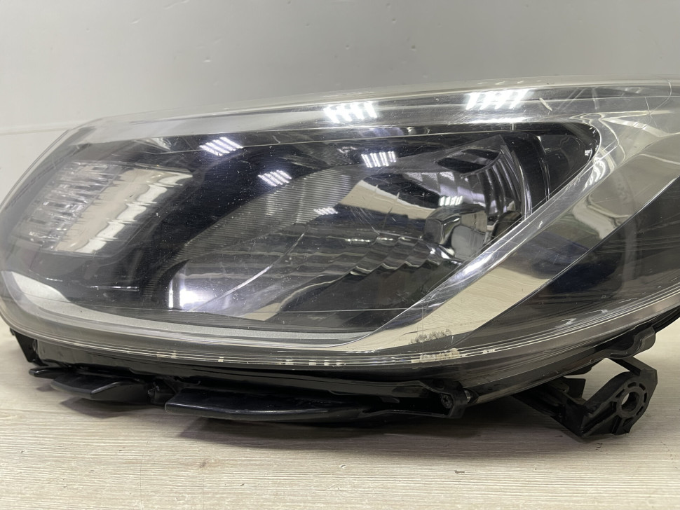 Фара левая Kia Rio 3 рестайлинг 2015 OEM 921014X500 Фара левая Kia Rio 3 рестайлинг 2015 OEM 921014X500