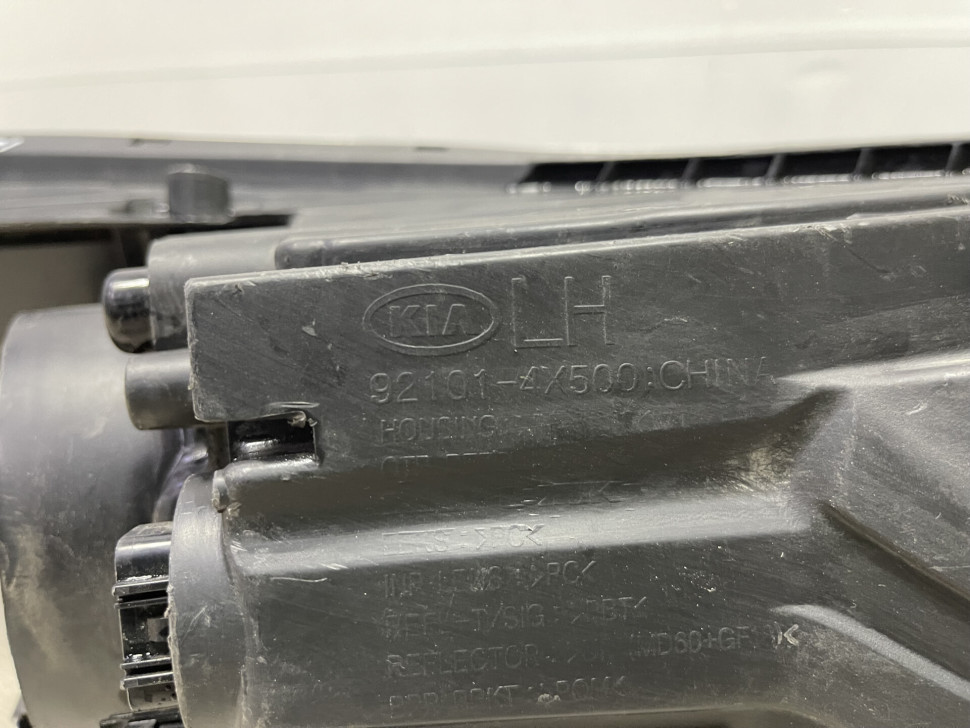 Фара левая Kia Rio 3 рестайлинг 2015 OEM 921014X500 Фара левая Kia Rio 3 рестайлинг 2015 OEM 921014X500