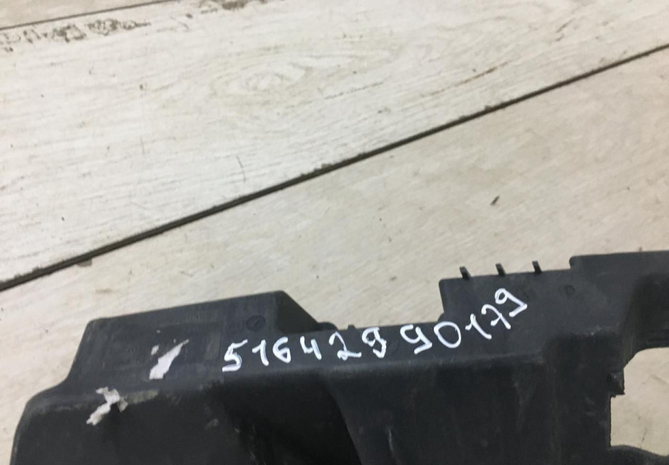 Кронштейн под фару левый BMW X1 E84 OEM 51642990179