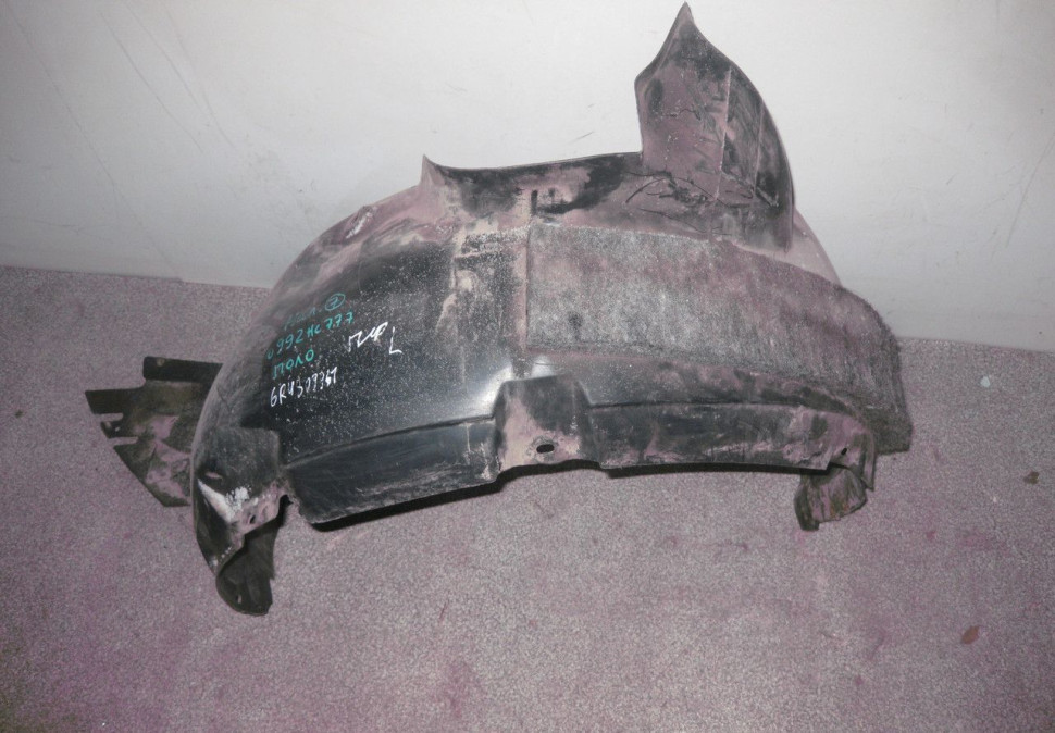 Подкрылок передний левый Volkswagen Polo седан oem 6ru809961 (скл-3)