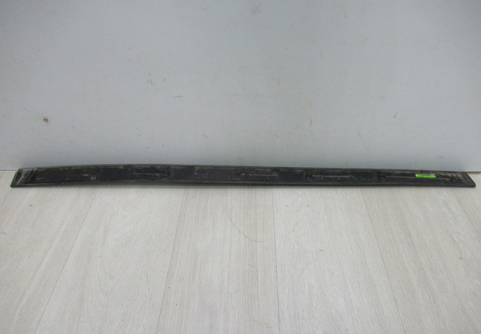 Накладка двери передней правой Hyundai Tucson 3 (15>) oem 87722d7000