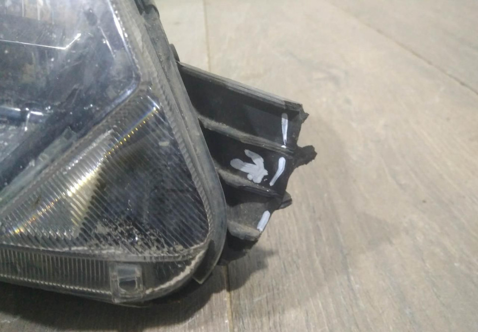 Фара галоген правая бу Skoda Yeti OEM 5L1941016D Фара галоген правая бу Skoda Yeti OEM 5L1941016D