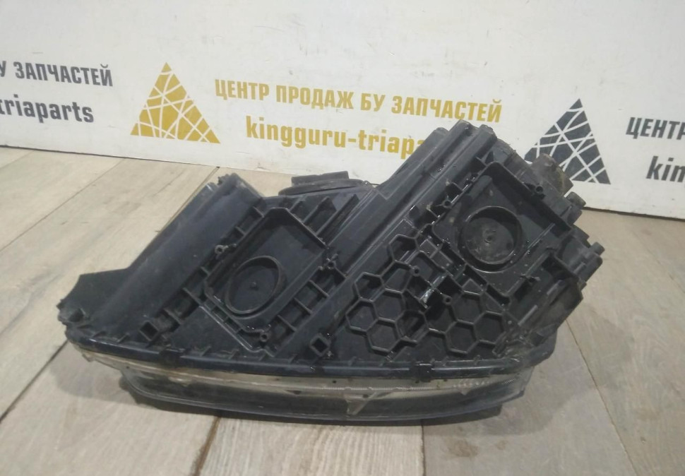 Фара галоген правая бу Skoda Yeti OEM 5L1941016D Фара галоген правая бу Skoda Yeti OEM 5L1941016D