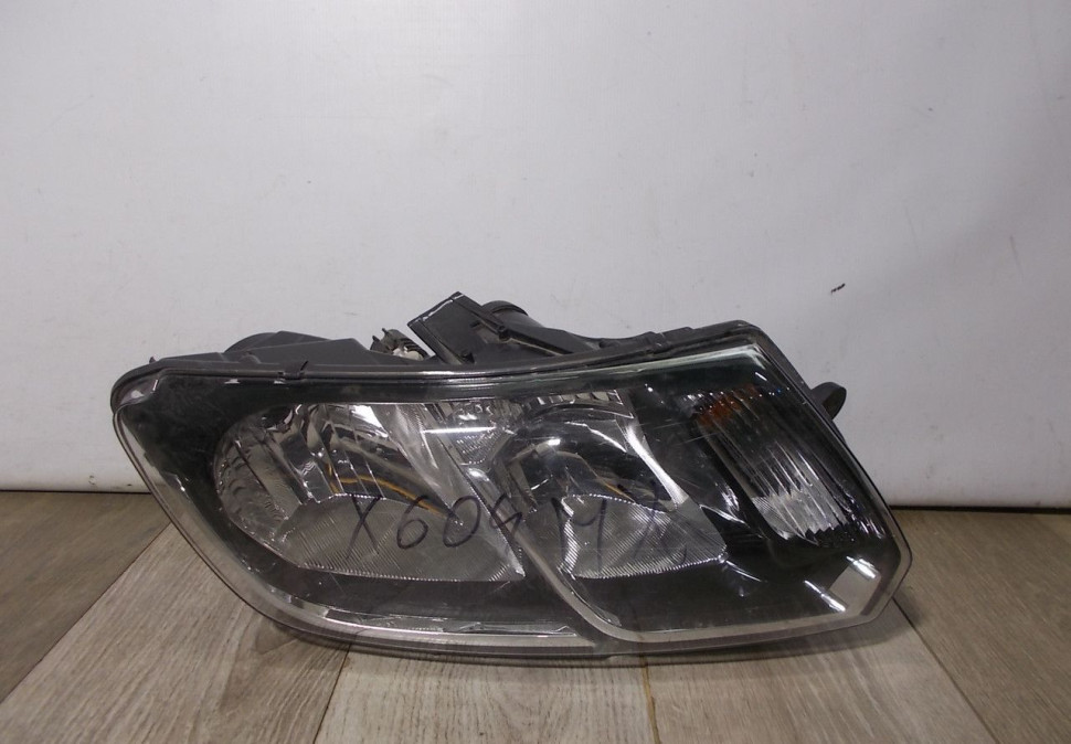 Фара правая бу Renault Logan 2 OEM 260105559R