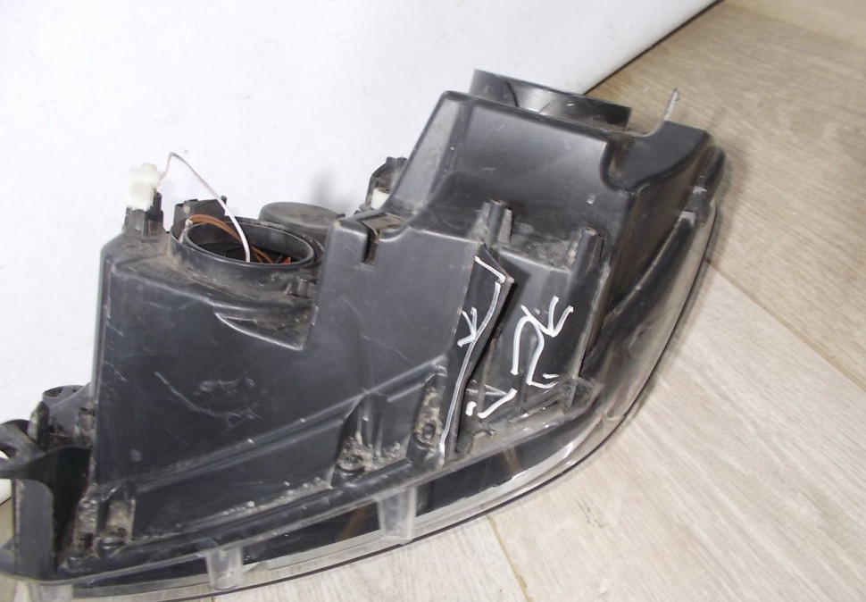 Фара правая бу Renault Logan 2 OEM 260105559R Фара правая бу Renault Logan 2 OEM 260105559R