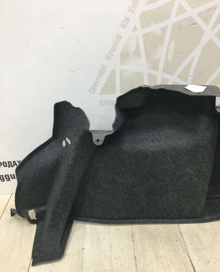Обшивка багажника правая Volkswagen Polo 5 Sedan oem 6RU867428A