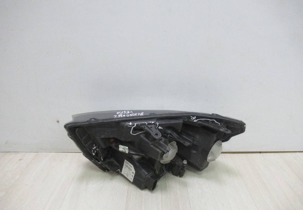 Фара правая Lada Vesta oem 8450006952 (слом. все креп.) (трещ в корпусе) (скл-3)