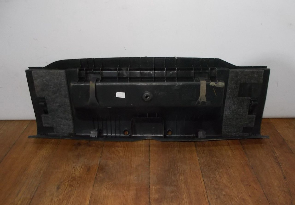 Обивка задней панели бу Skoda Octavia A7 OEM 5E5863485