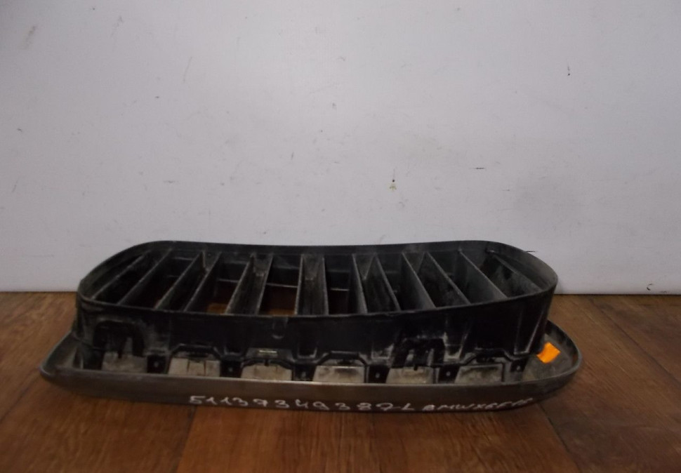 Решетка радиатора левая бу BMW X6 F16 OEM 51137349387 Решетка радиатора левая бу BMW X6 F16 OEM 51137349387