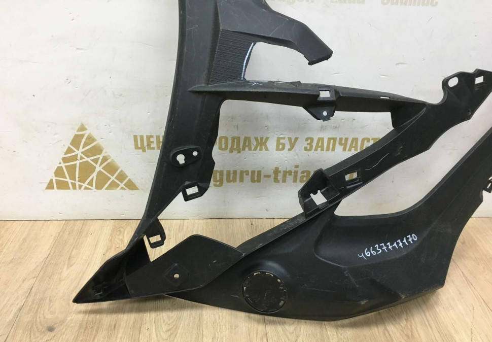 Боковина правая BMW K49 S1000XR OEM 46637717170 Боковина правая BMW K49 S1000XR OEM 46637717170