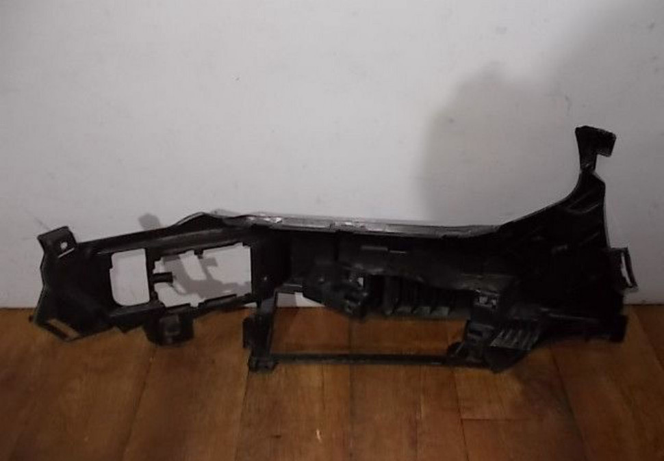 Кронштейн противотуманной фары левый бу BMW X3 G01 OEM 51117399977 Кронштейн противотуманной фары левый бу BMW X3 G01 OEM 51117399977