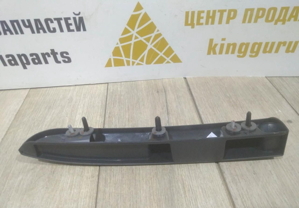Накладка задней двери правая Renault Dokker OEM 908529179R