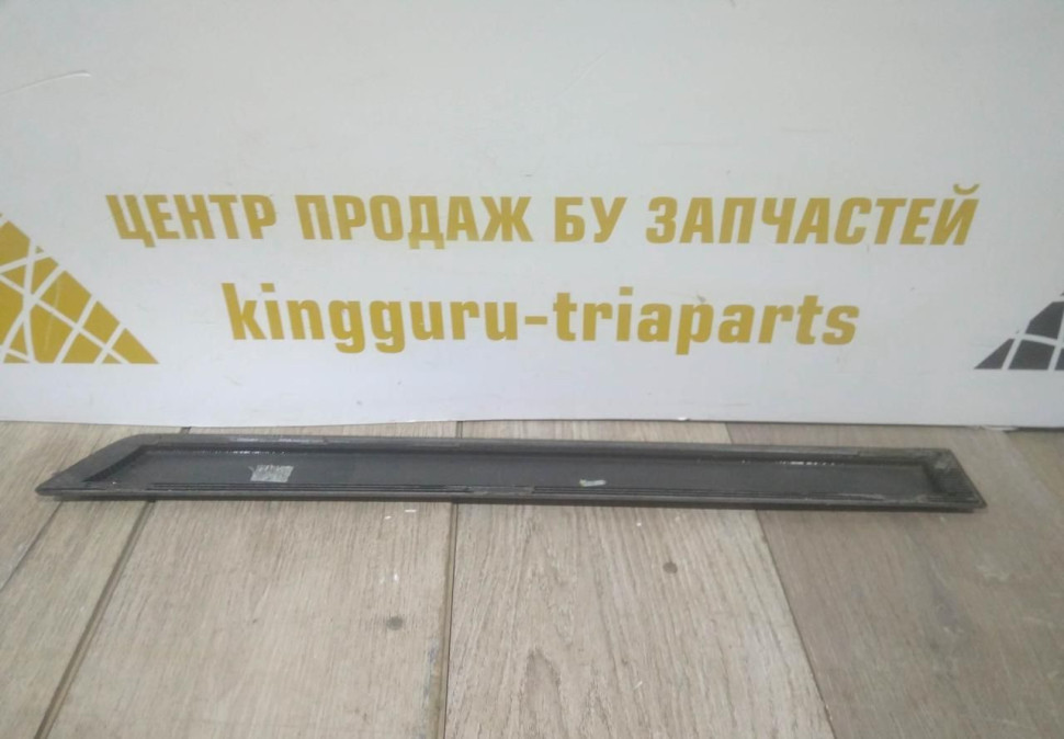 Молдинг двери задний правый бу Skoda Yeti OEM 5L0853754A