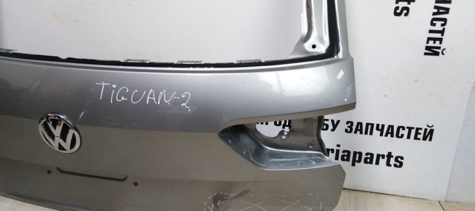 Крышка багажника Volkswagen Tiguan 2 oem 5NA827025